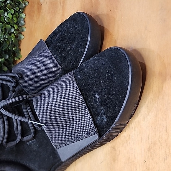 Adidas Yeezy Boost 750 Triple Black | Size: 9 Mens | Black - Picture 10 of 11